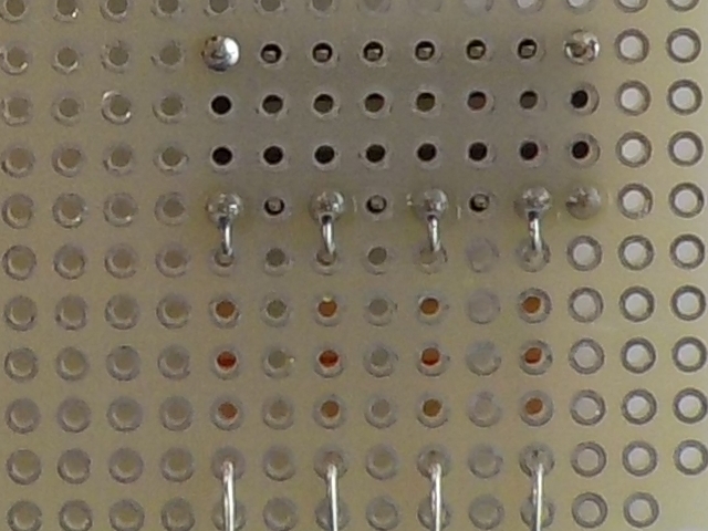 部品のリードで配線した例